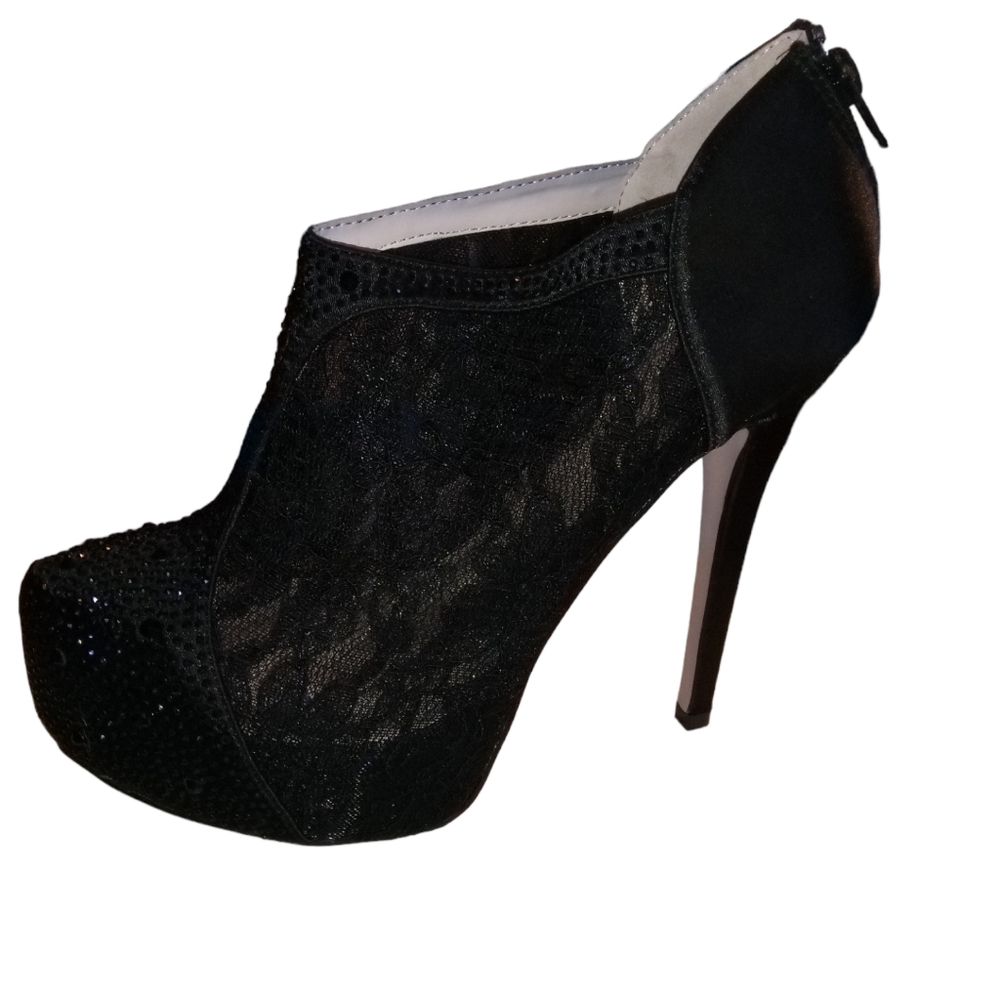Black dazzled heels